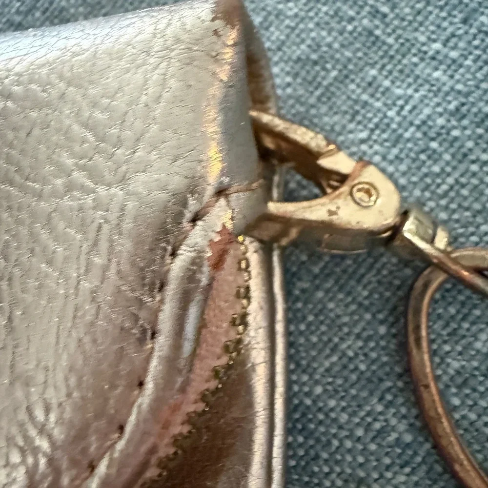 Betsey Johnson Rose Gold Metallic Envelope Coin Purse‎ Kiss Kiss Heart Charm